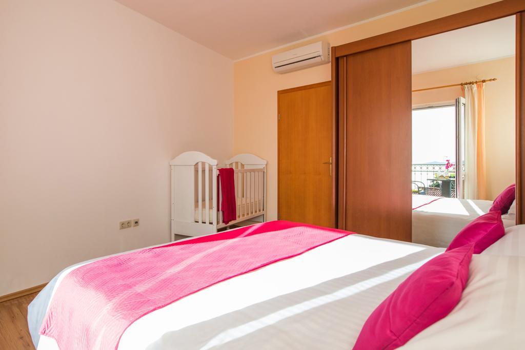 Apartments Grbic มลินี ภายนอก รูปภาพ