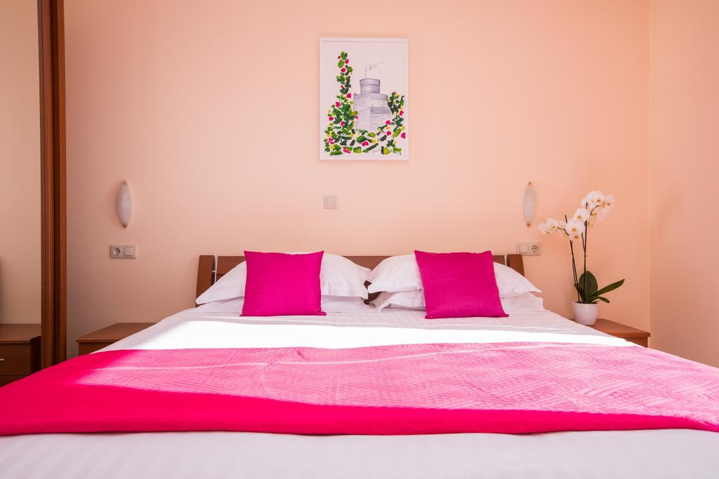 Apartments Grbic มลินี ภายนอก รูปภาพ